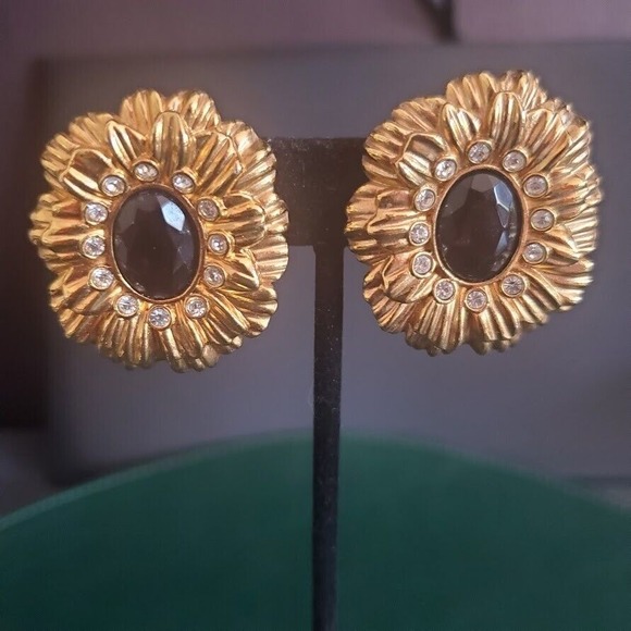 Vtg Earrings KJL Avon New York Collection Onyx Sunflower Kenneth Jay Lane ClipOn - Picture 1 of 6